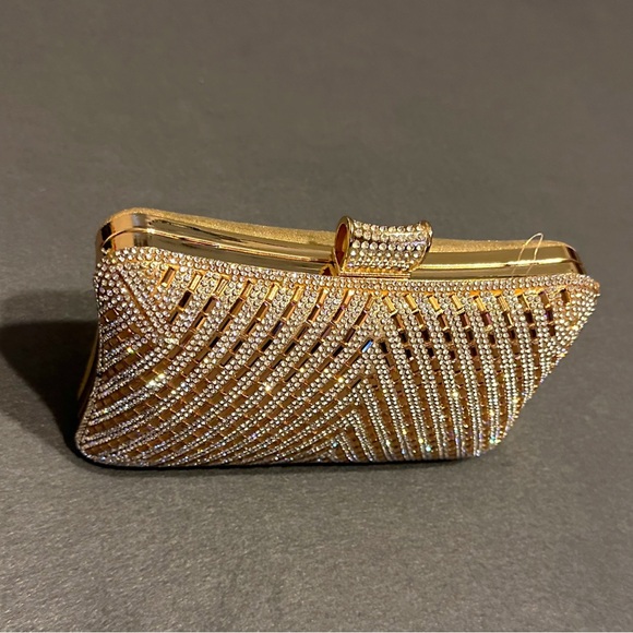 Kelly & Katie Curves Crystal Clutch Gold NWT - Picture 5 of 16